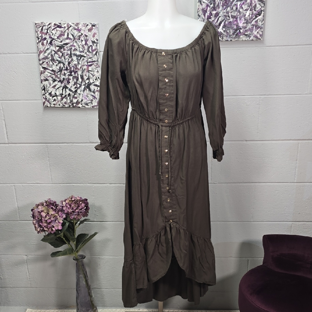 Chic Long Sleeve Button-Front Dress in Olive - Picture 2 of 11